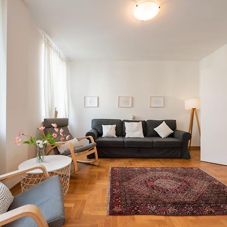 New Town Spacious Apartment Varsó Kültér fotó
