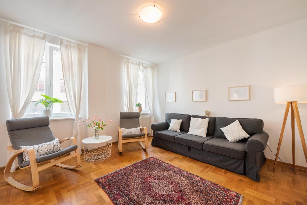 New Town Spacious Apartment Varsó Kültér fotó