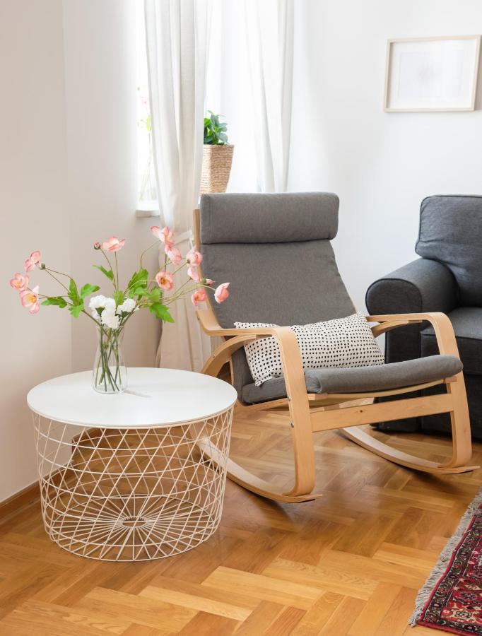 New Town Spacious Apartment Varsó Kültér fotó