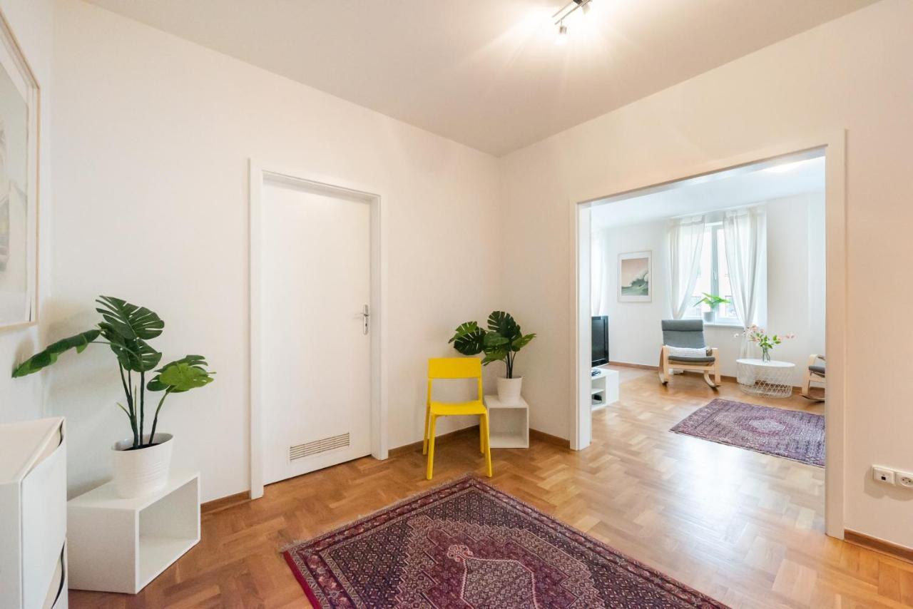 New Town Spacious Apartment Varsó Kültér fotó