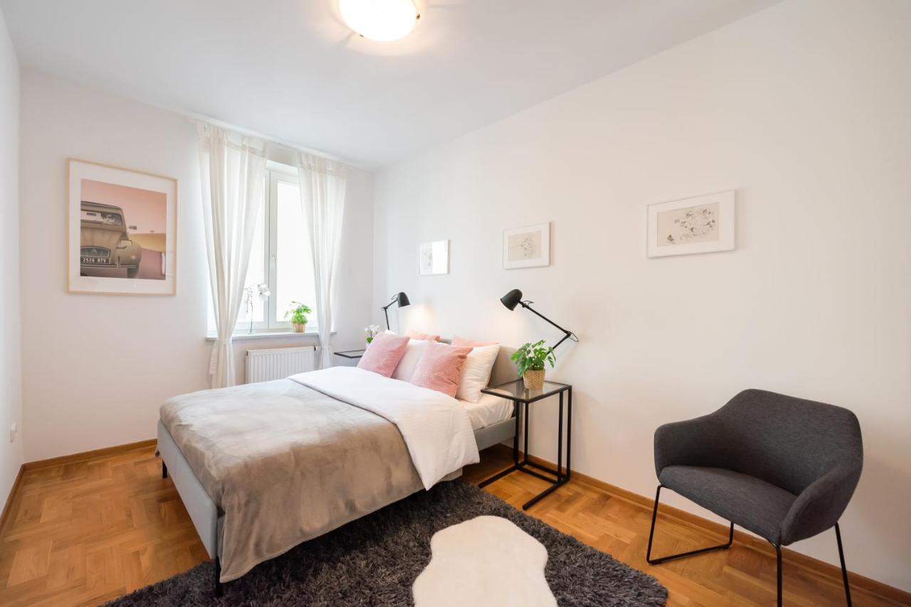 New Town Spacious Apartment Varsó Kültér fotó